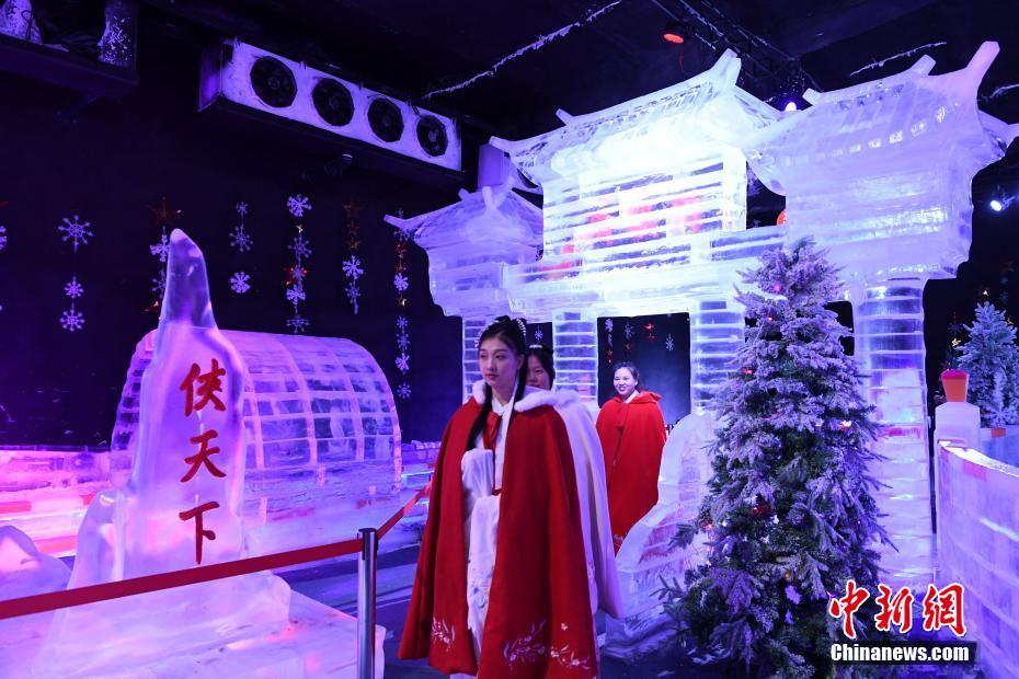 福建尤溪県俠天下景勝地で「?jìng)b文化」テーマの氷の世界