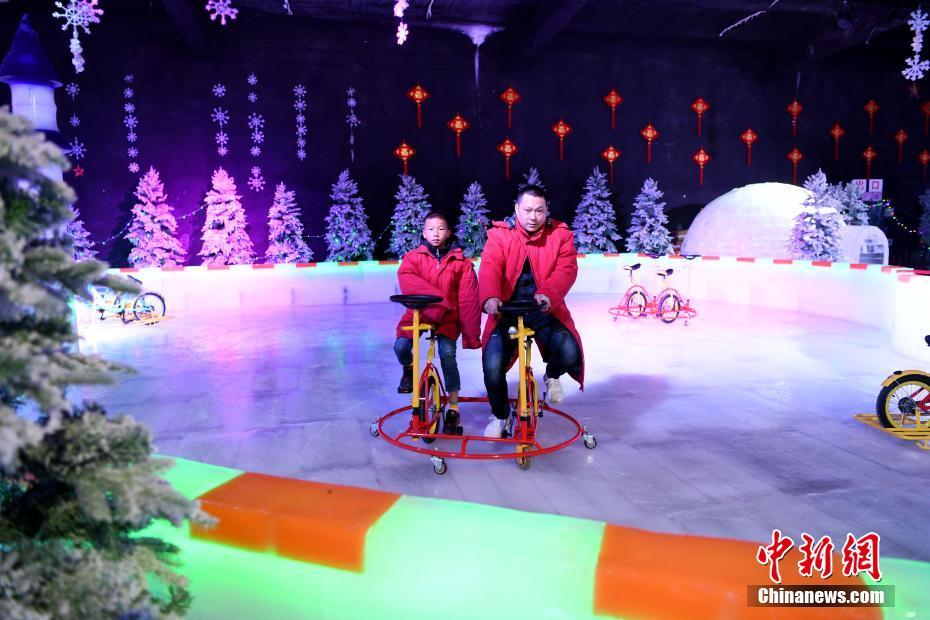 福建尤溪県俠天下景勝地で「俠文化」テーマの氷の世界