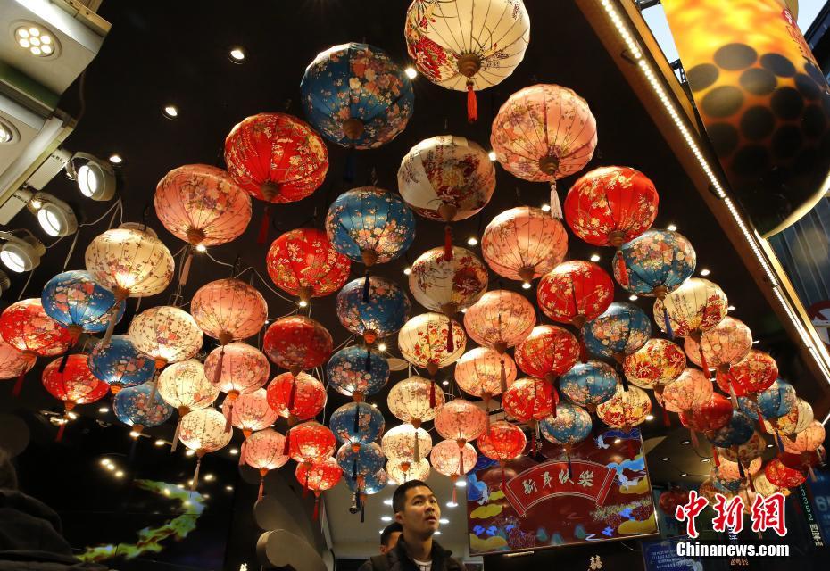 舊暦12月27日、臺北を照らす春節(jié)の明かり　臺灣地區(qū)