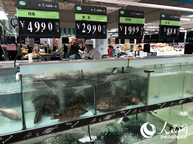 湖北省武漢市のスーパー、価格がほぼ平常通りに