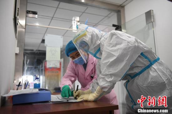 新型コロナウイルスに一番近い場(chǎng)所を訪ねて　寧夏銀川市疾病予防管理センター