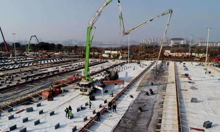 湖北省武漢市の火神山醫(yī)院の建設(shè)現(xiàn)場(chǎng)（撮影?王■?！訾贤酩丐螭隧f）。