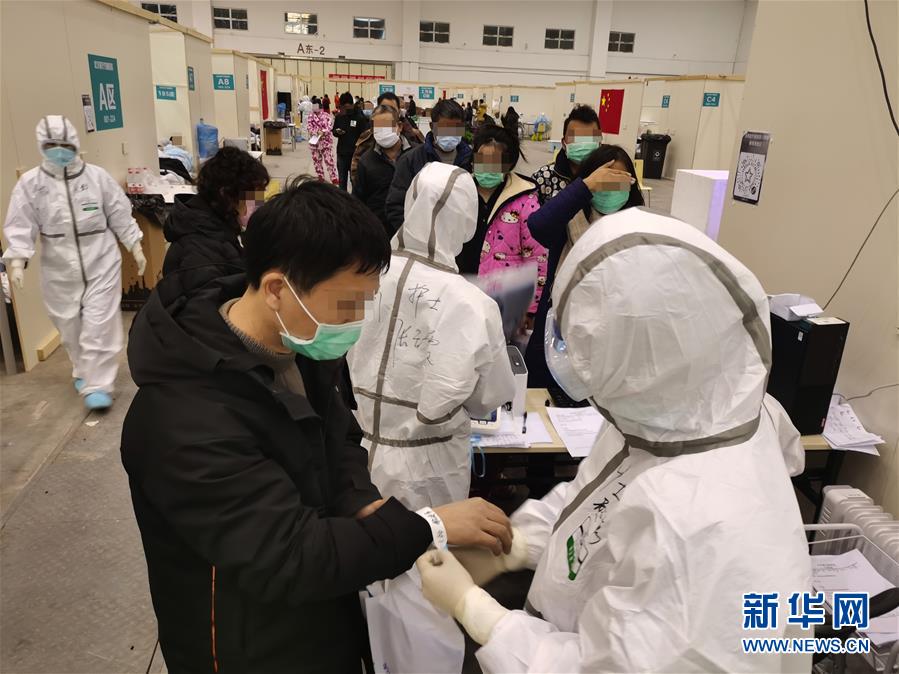 「臨時醫(yī)療施設」の武漢客庁方艙醫(yī)院を訪ねて