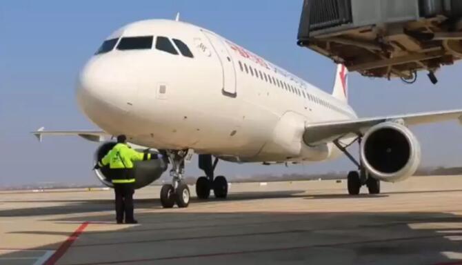 武漢空港に到著したチャーター機(jī)。