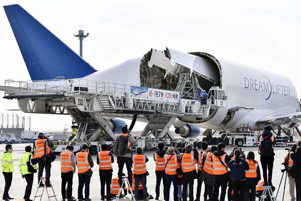 想像以上にデカい！ボーイング747ドリームリフター內(nèi)部が初公開　日本