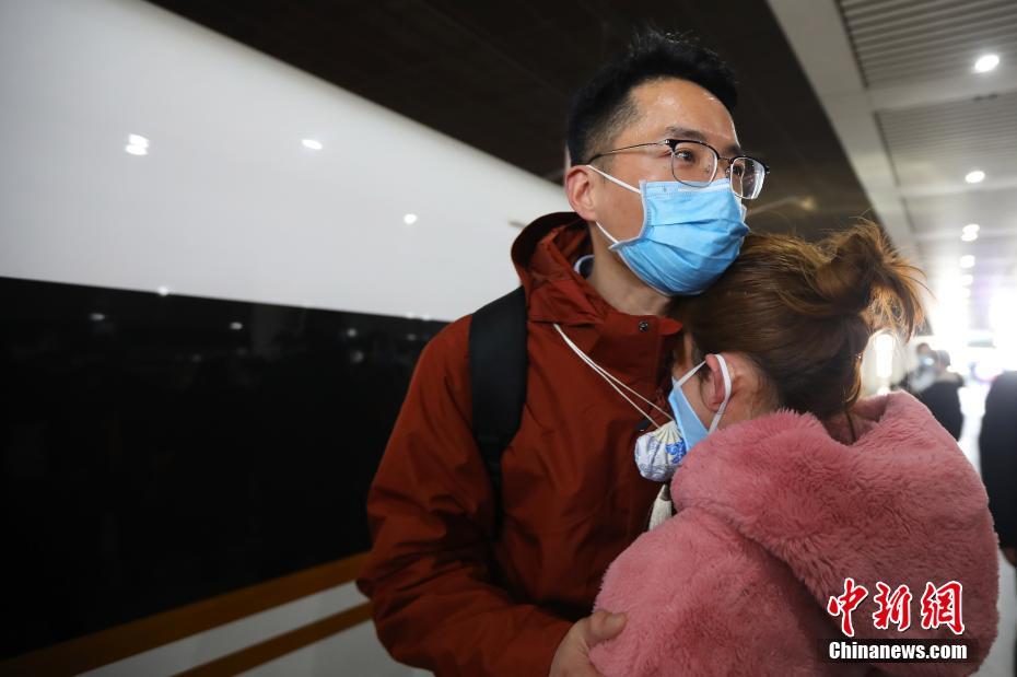 新型コロナウイルスとの闘いが収束したらマスクを外してハグしよう！