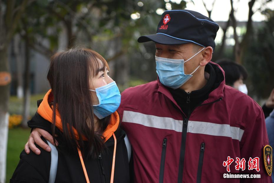 新型コロナウイルスとの闘いが収束したらマスクを外してハグしよう！