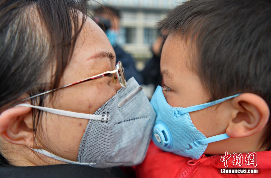 新型コロナウイルスとの闘いが収束したらマスクを外してハグしよう！