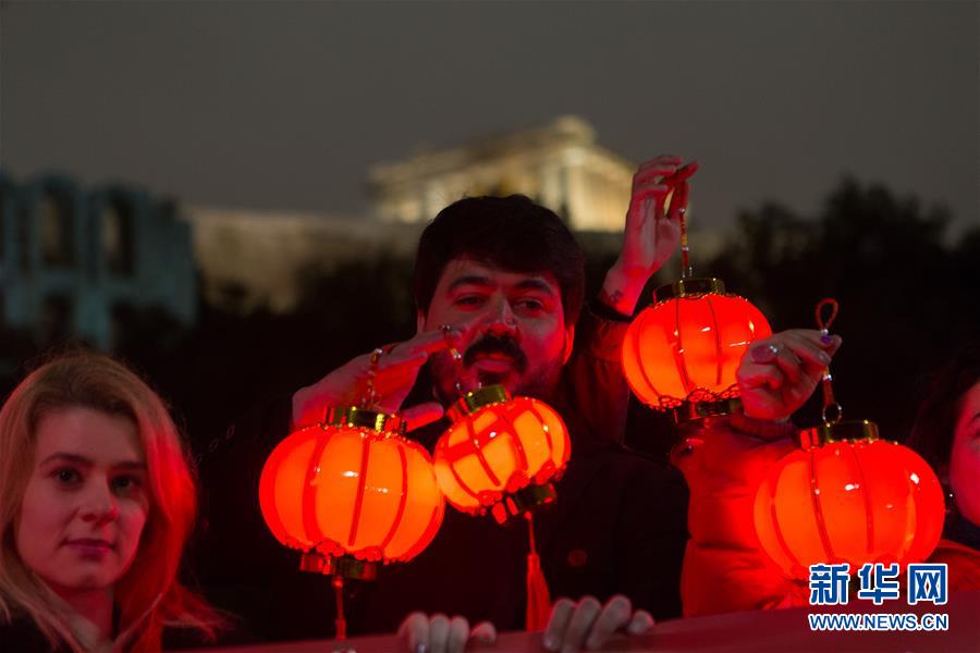 ギリシャ各界から中國の新型肺炎との闘いにエール