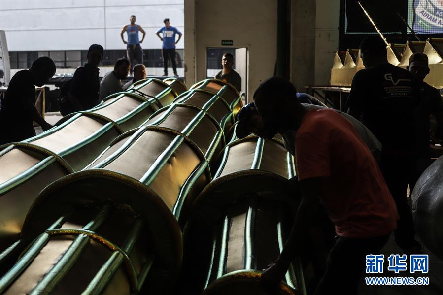 ブラジルのダンススクールがカーニバルで中國テーマにしたパレード