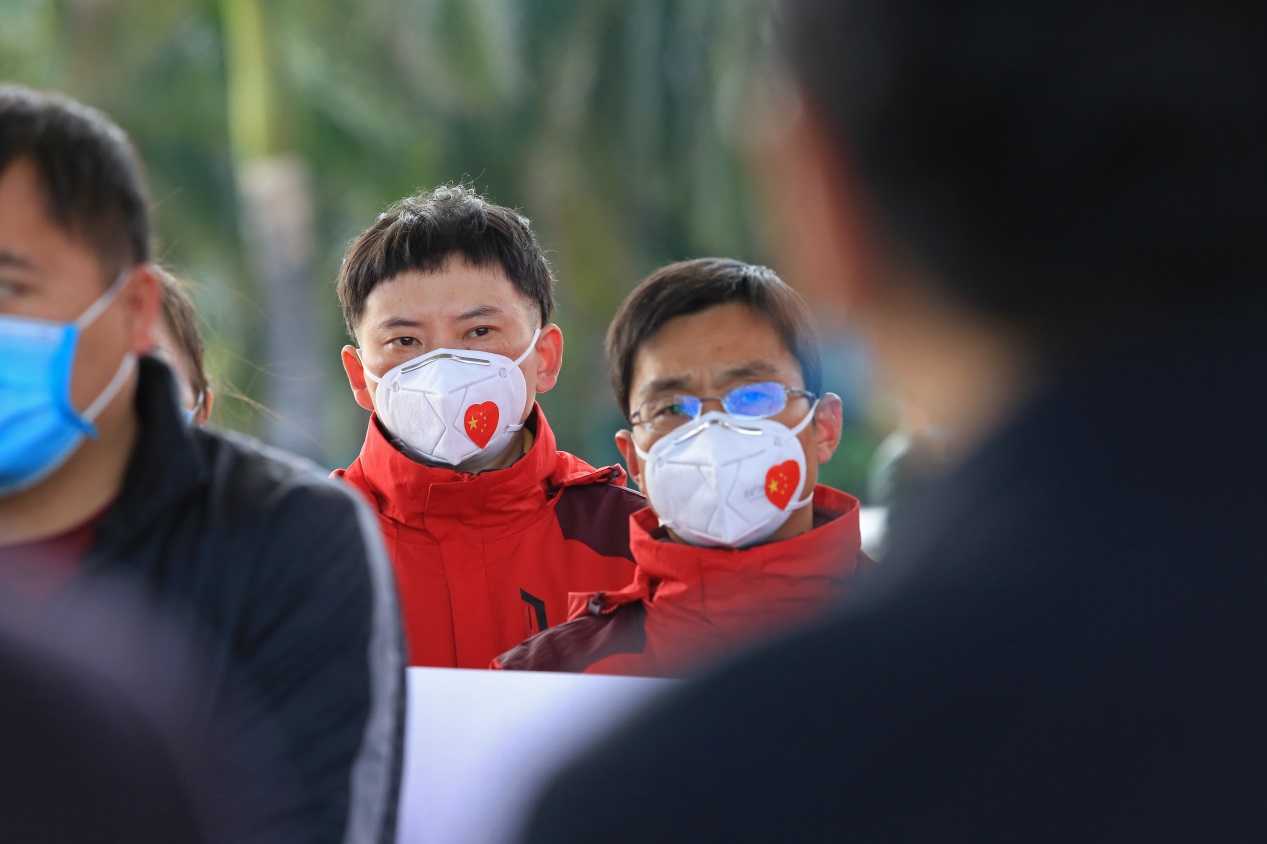 武漢を支援！　1日に約6千人が空路で第一線に到著