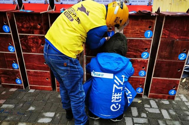 配達(dá)員と接觸せずにデリバリー受け取れるロッカー登場(chǎng)　浙江省溫州