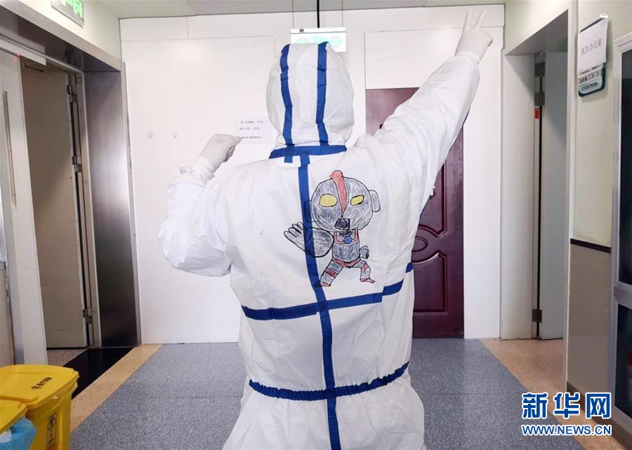 小児病棟に誕生した「アニメの世界」　湖北省武漢