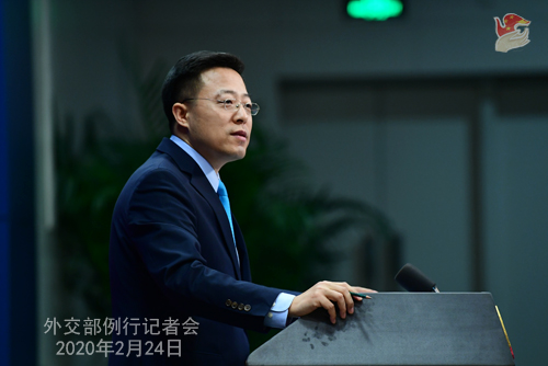 外交部の新報(bào)道官が初會(huì)見(jiàn)