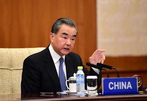 中日韓が新型肺炎で特別外相テレビ會(huì)議を開催