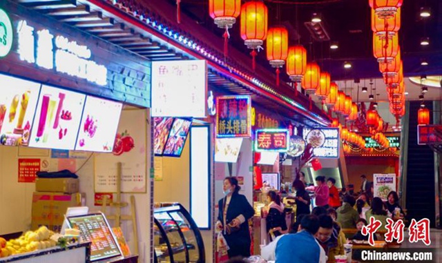 賑わいを取り戻したネオンの夜　湖南?衡陽で「夜間経済」復(fù)活