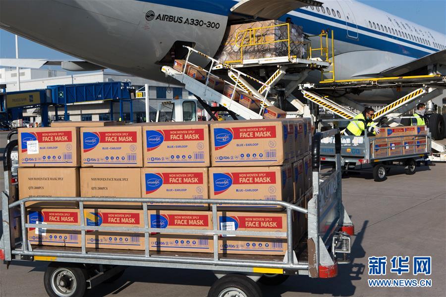 中國(guó)がギリシアに防疫醫(yī)療支援物資を寄贈(zèng)