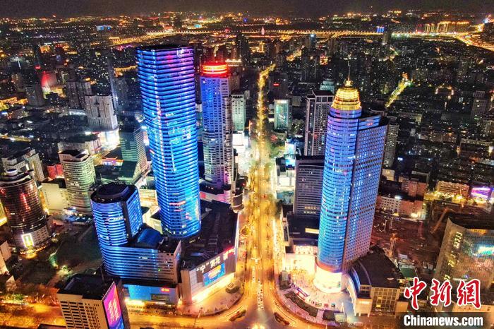 「明るい都市」南京を代表する繁華街がライトアップ　江蘇省