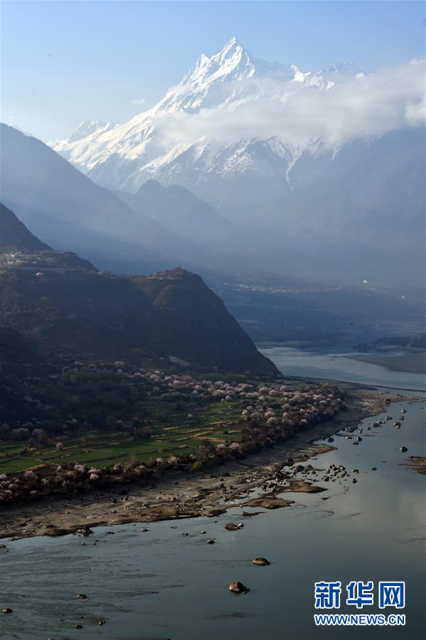 ヤルツァンポ大峽谷に春到來(lái)！　チベット