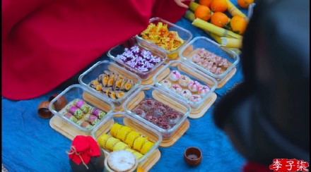 中國有名ビデオブロガーのリー?ズーチーが作る春の弁當(dāng)が話題に