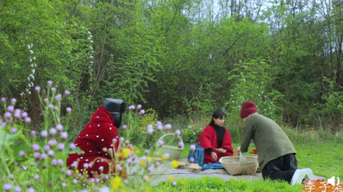 中國有名ビデオブロガーのリー?ズーチーが作る春の弁當が話題に