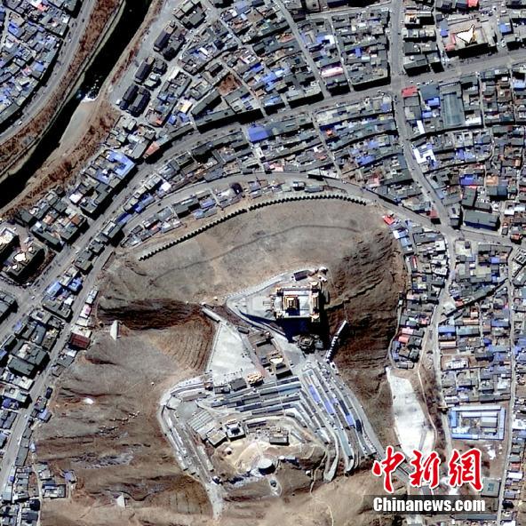 衛(wèi)星寫真が捉えた震災(zāi)十年後の「新生」青海省玉樹