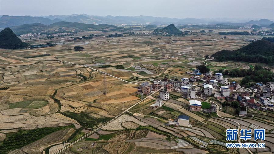4月13日、広西チワン族自治區(qū)柳州市融安県潭頭郷の風(fēng)景（ドローンによる撮影?張愛林）。