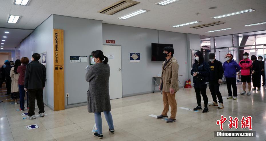 韓國(guó)、新型コロナ警戒下での総選挙実施　隔離対象者は単獨(dú)で投票