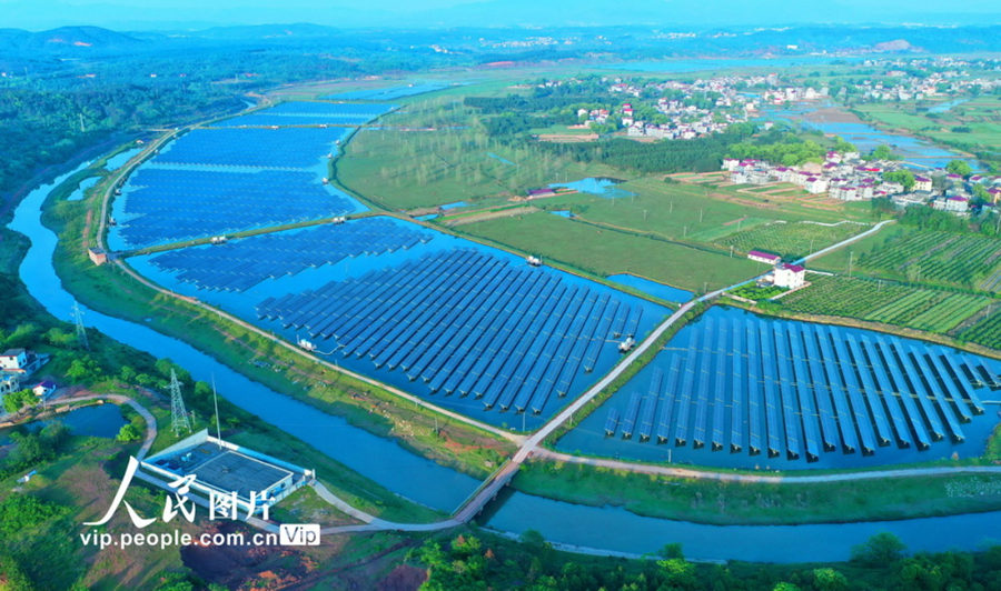 江西省、干潟が貧困者支援太陽光発電所に