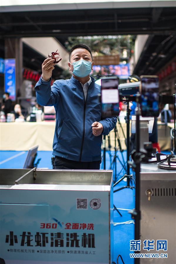 「ライブコマース」に乗り出した武漢のショップ　湖北省