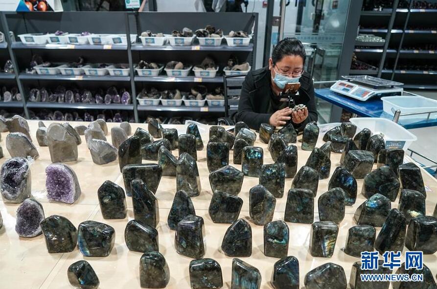 ライブコマース、EC起業(yè)の夢(mèng)を「インキュベート」