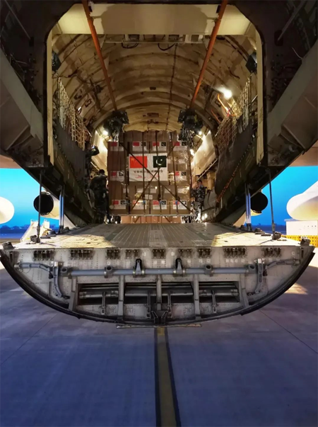 中國(guó)人民解放軍が3ヶ國(guó)の軍隊(duì)に防疫物資援助を提供