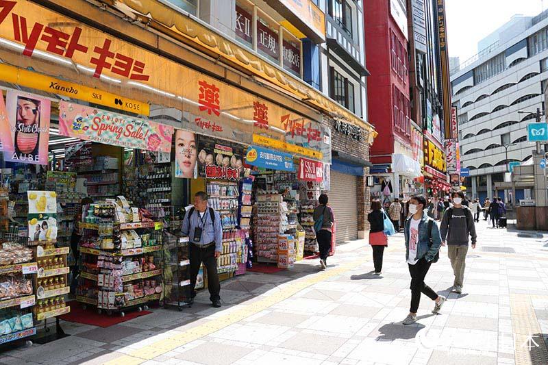 「緊急事態(tài)宣言」後の日本　賑やかな東京は見(jiàn)る影もなく