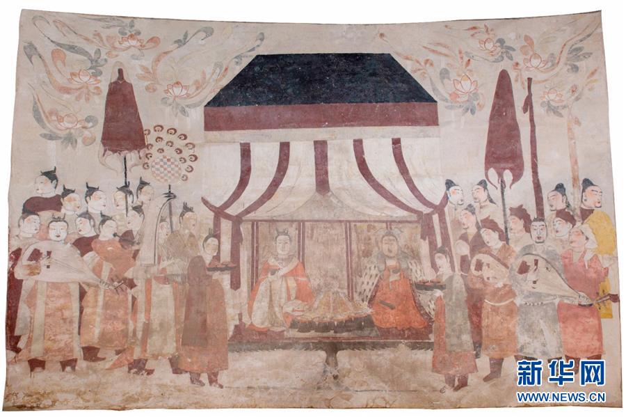 墓室の北壁に描かれた被葬者の夫婦が宴會をしている様子（資料畫像）。