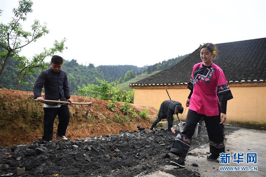 十八洞村のミャオ族がネットで人気に　湖南省湘西