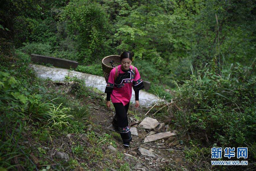 十八洞村のミャオ族がネットで人気に　湖南省湘西