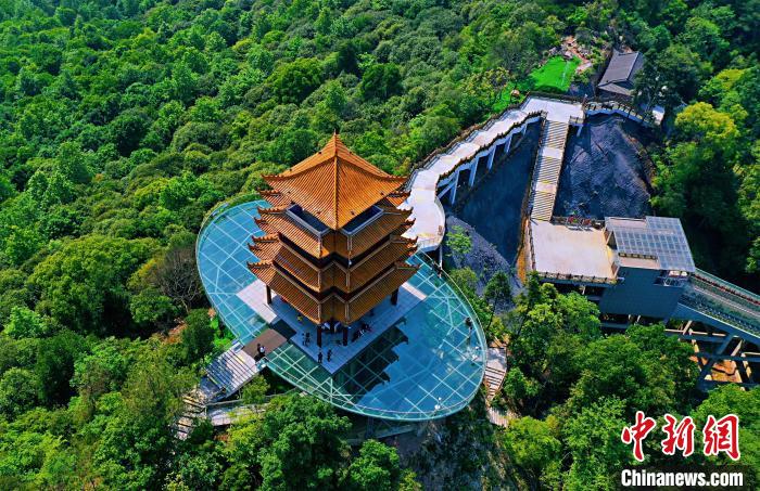 上空から眺めた江西省新余仙女湖の春景色