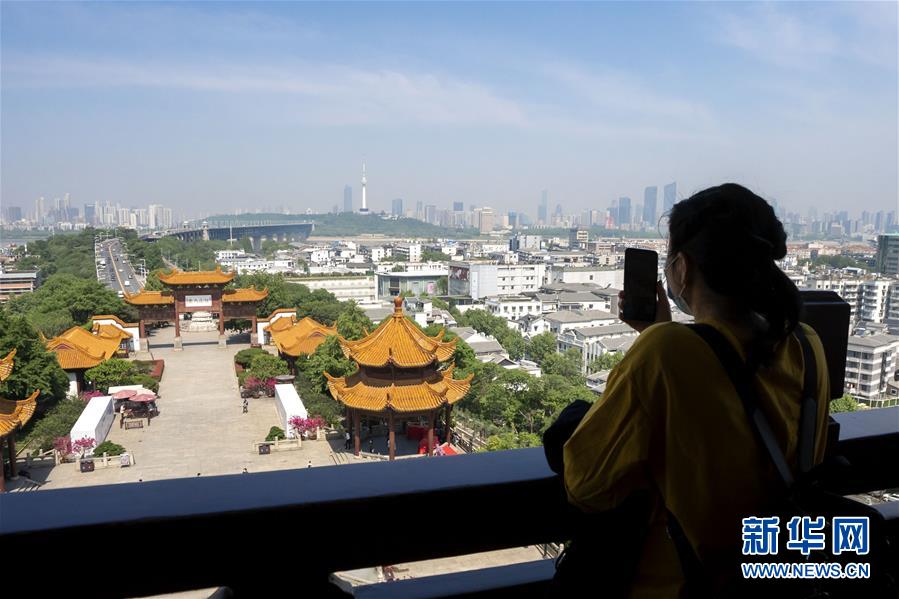 武漢市のシンボル黃鶴樓が一般公開を再開　湖北省