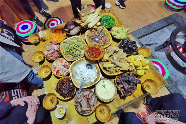 「東方女児國(guó)」観光が貧困支援を後押し　雲(yún)南省永寧鎮(zhèn)