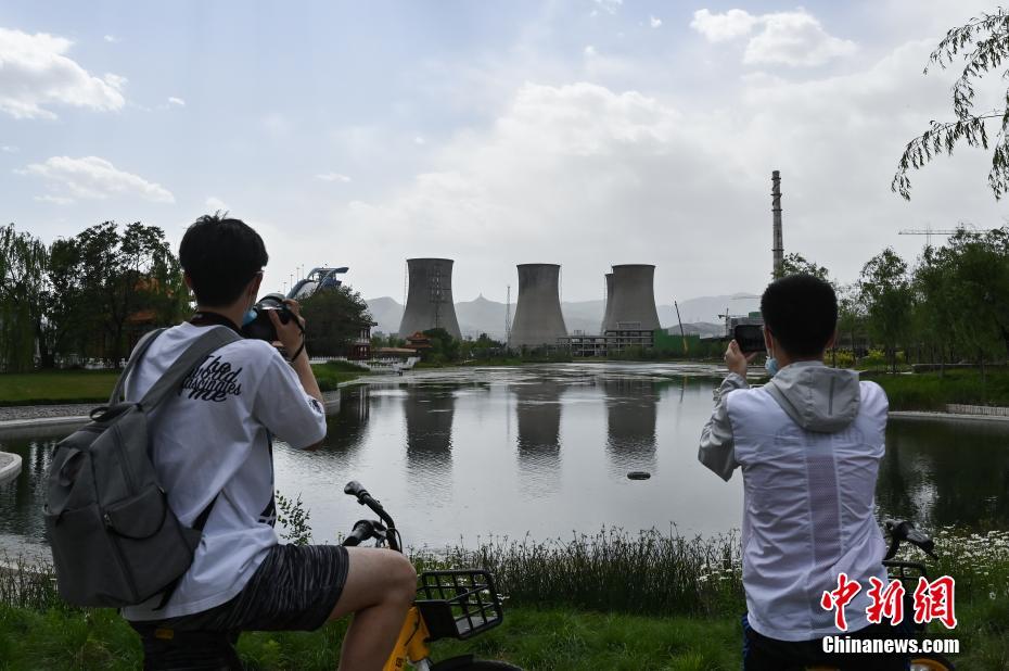 北京首鋼園が一般公開(kāi)を再開(kāi)　観光客に人気