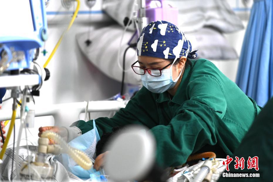 「國(guó)際看護(hù)師の日」、息をつく暇もないICU　福建省