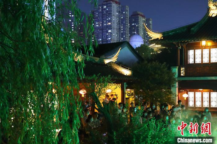 幻想的な美しさで人気の南京瞻園　江蘇省