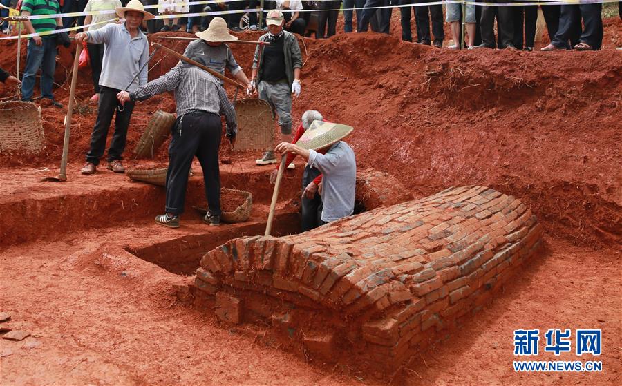 生まれ変わっても夫婦に　湖南省の夫妻合葬墓で発見(jiàn)されたものとは