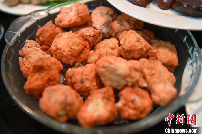 本物ソックリ！メノウで作られた「満漢全席」　遼寧省阜新