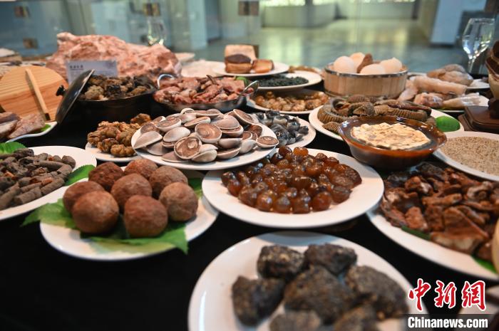 本物ソックリ！メノウで作られた「満漢全席」　遼寧省阜新