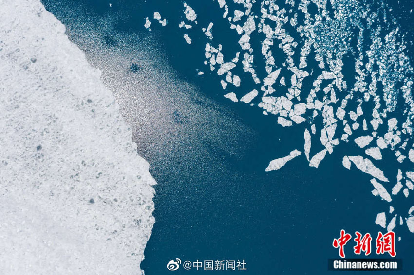 氷が解け始め、清らかな美しさ広がる西蔵ナムツォ湖