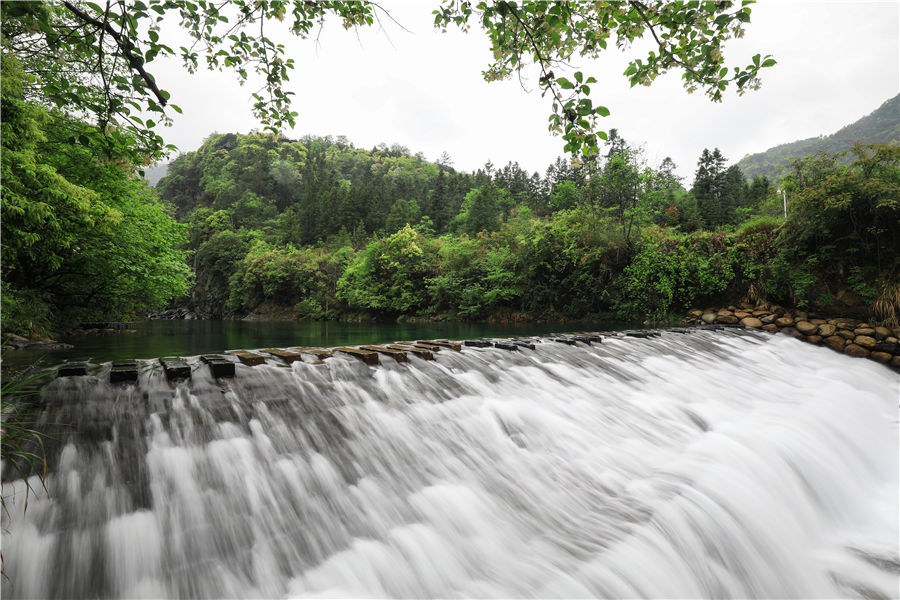 人々を酔わす美しい山村　安徽省石臺県