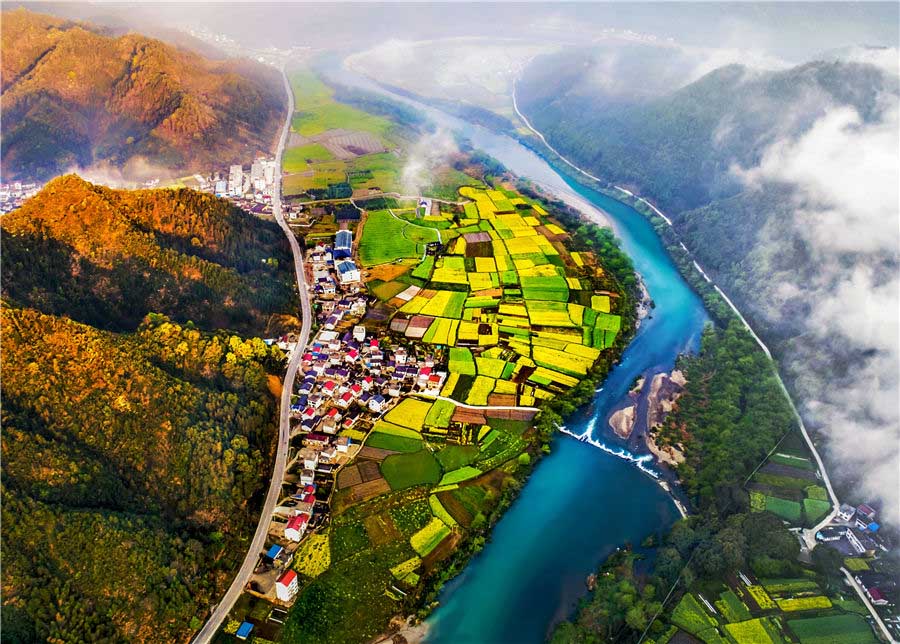 人々を酔わす美しい山村　安徽省石臺県