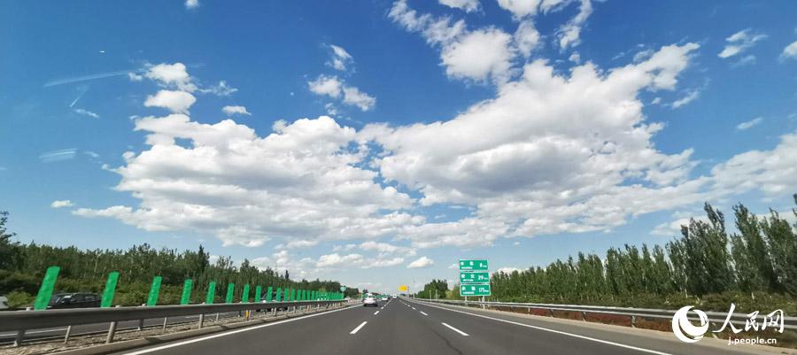 美しすぎる！北京の快晴がモーメンツで話題に