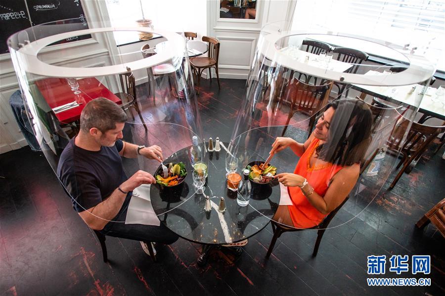 新型コロナ下での食事スタイルはコレ！フランスのデザイナーが考案